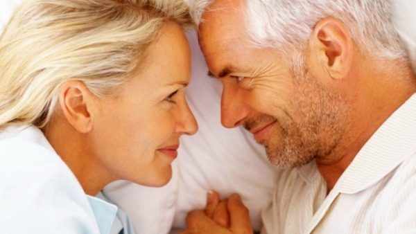 Как понять, что 50-летний мужчина влюблен?