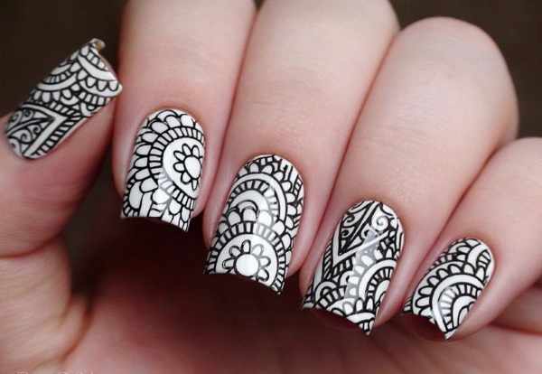 Дизайн ногтей черный с белым. Фото новинки со стразами, серебром, френчем, золотом, рисунком