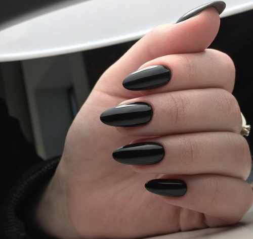 Дизайн ногтей с черным цветом. Фото маникюра гель-лаком со стразами, блестками, френч, омбре