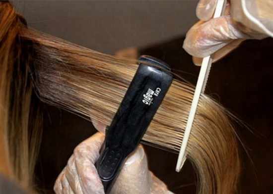 Как выпрямить волосы без утюжка и фена, расческой и другими способами в домашних условиях