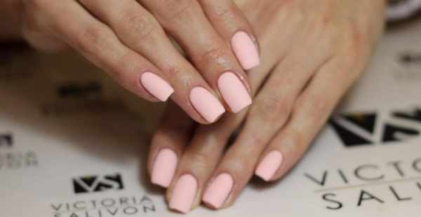 Идеи розового маникюра на короткие ногти. Фото, дизайн со стразами, рисунком, втиркой, гель лаком