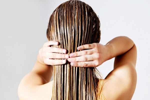 Многослойные женские стрижки на средние волосы с челкой. Фото, варианты