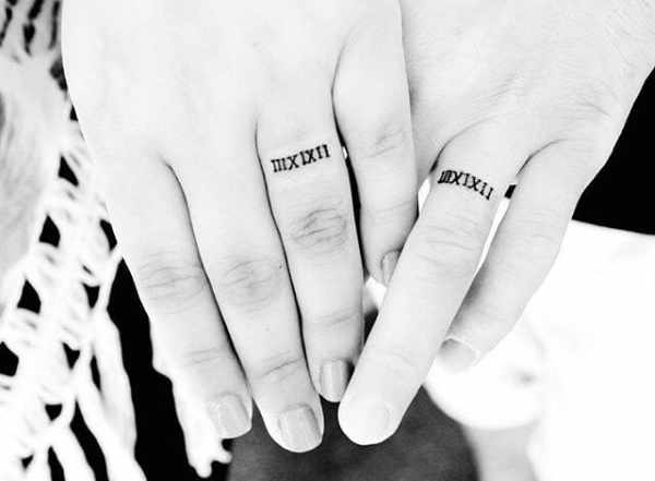 Парные татуировки для двоих влюбленных. Эскизы, фото надписи с переводом для мужа и жены, парня и девушки
