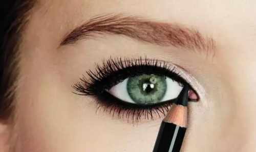 Как рисовать стрелки на глазах карандашом. Поэтапно с фото для начинающих