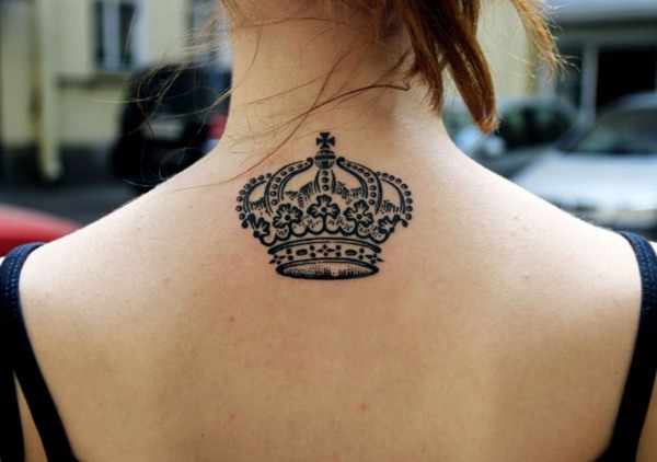 Татуировки для девушек – фото, надписи и их значения на запястье, руке, бедре, ключице, пояснице