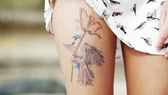 Татуировки для девушек на ноге. Фото красивые узоры, маленькие надписи, значение