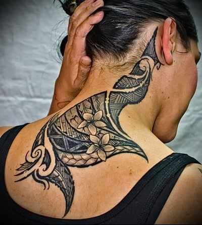 Татуировки для девушек на спине с эскизами и фото: популярные надписи со значениями и переводом, крылья и маленькие рисунки