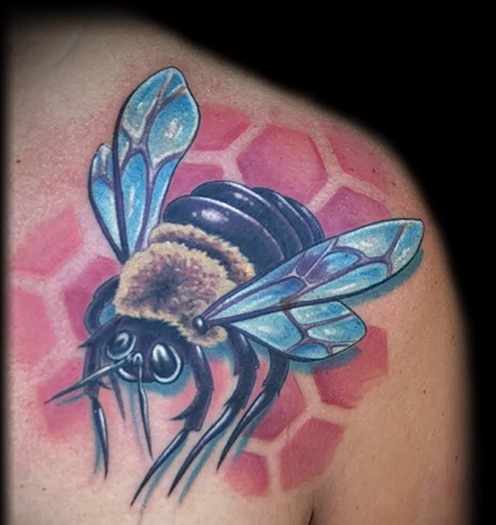 Татуировки на плече для девушек: маленькие, круглые, надписи, узоры, птицы, животные, насекомые. Значения и фото лучших тату