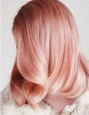 Теплый блонд цвет волос. Фото с темными корнями, розовым оттенком, краски