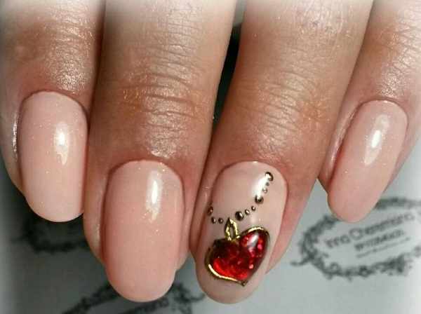 Жидкие камни на ногтях. Фото маникюра Кошачий глаз, френч, втирка, литье